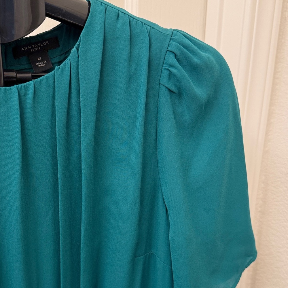Ann Taylor Kelly-Green Midi Dress with Short Sleeves - Picture 4 of 5